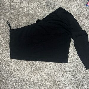 Half sleeve cropped black top